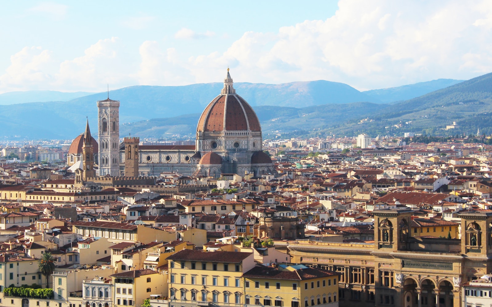 Slika celotnih Firenc od zgoraj