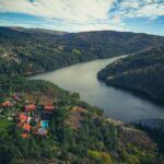 Skrite Lepote Makedonije: Kaj turisti nikoli ne izvedo V Severni Makedoniji vas čakajo mirni kotički ob vodi, razgibani hribi in pristno balkansko vzdušje.